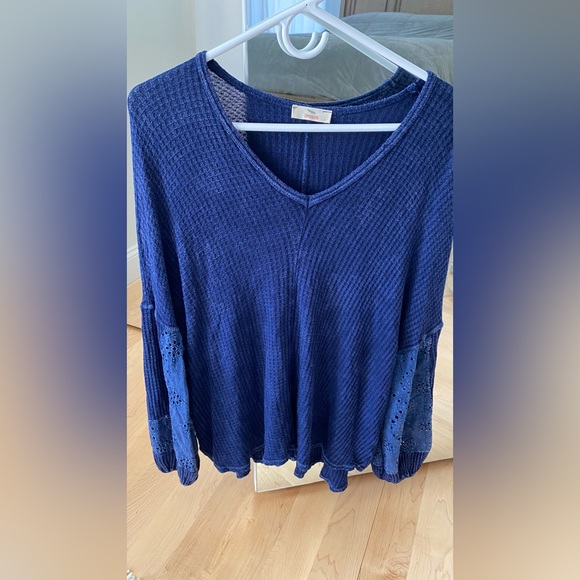 Hummingbird thermal flowy shirt small - Picture 2 of 4